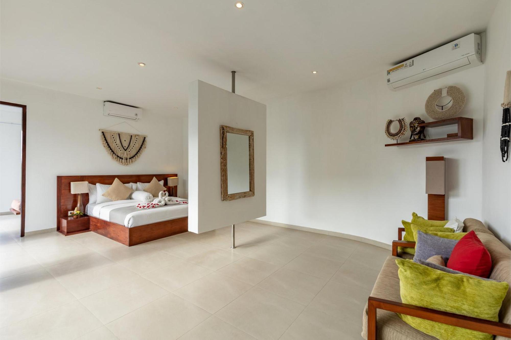 Spacious 4br With Pool In *